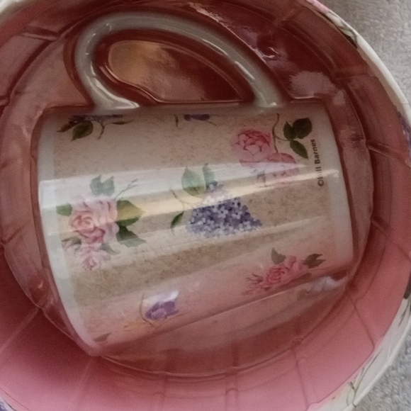 Bill Barnes Pink Floral Coffee / Tea  Mug in Flower  Gift Box New MOTHERS DAY - Picture 2 of 7